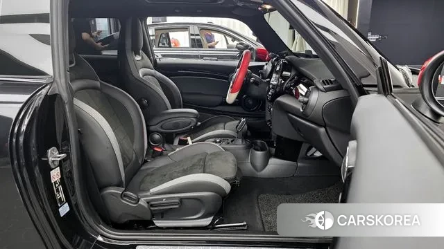 Mini Cooper S 2022 Черный из Кореи, фото 2
