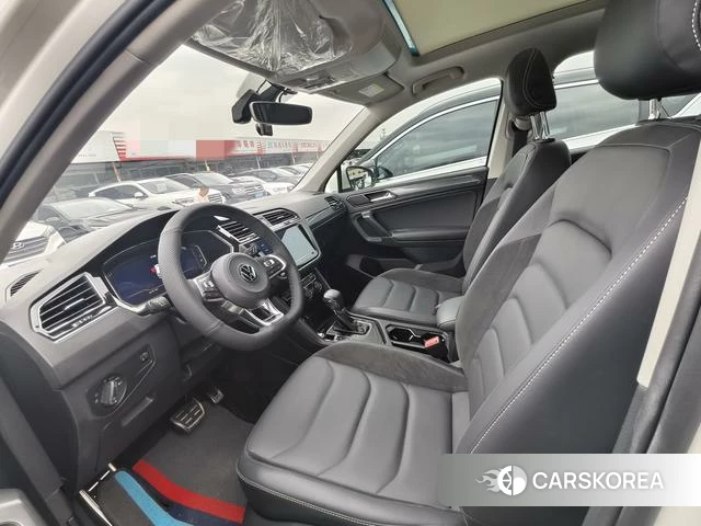 Volkswagen Tiguan L 2021 Белый из Китая, фото 2
