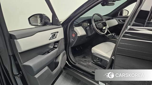 Land Rover Range Rover Velar 2024 Черный из Кореи, фото 2