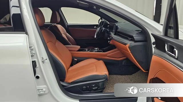 Kia The New K5 3rd generation 2023 Белый из Кореи, фото 2