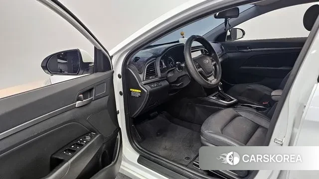 Hyundai Avante AD 2018 Белый из Кореи, фото 2