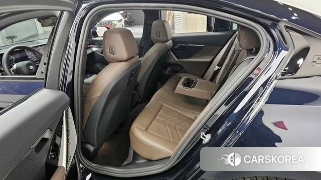 BMW 5 Series (G60) 2025 Синий из Кореи, фото 2