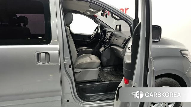 Hyundai The New Grand Starex 2018 Серебряный из Кореи, фото 2