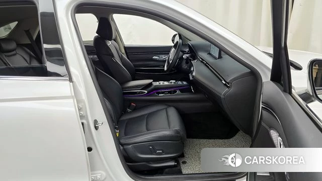 Genesis GV70 2022 Белый из Кореи, фото 2