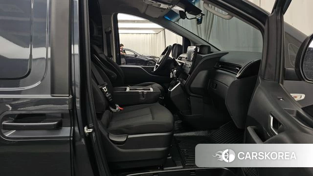 Hyundai Staria 2023 Серый из Кореи, фото 2