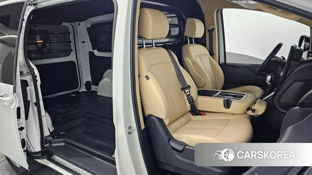 Hyundai Staria 2025 Белый из Кореи, фото 2