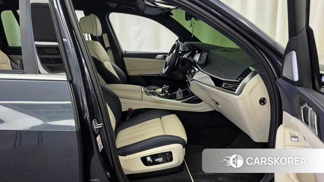 BMW X7 (G07) 2021 Серый из Кореи, фото 2