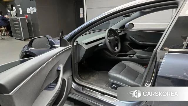 Tesla Model 3 2024 Серый из Кореи, фото 2