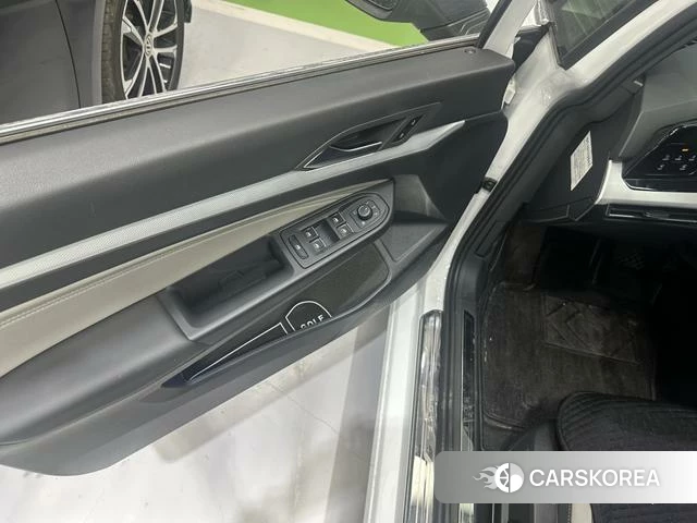 Volkswagen Golf 2022 Белый из Китая, фото 2