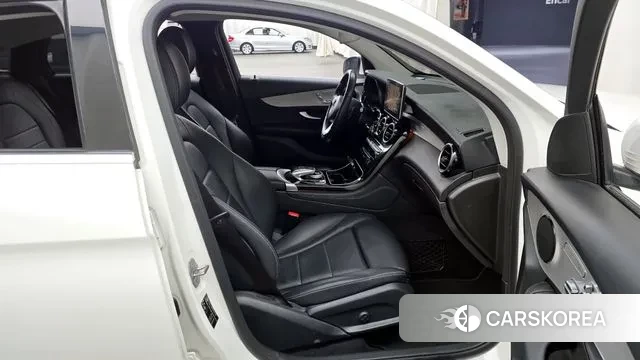 Mercedes-Benz GLC-Class X253 2018 Белый из Кореи, фото 2