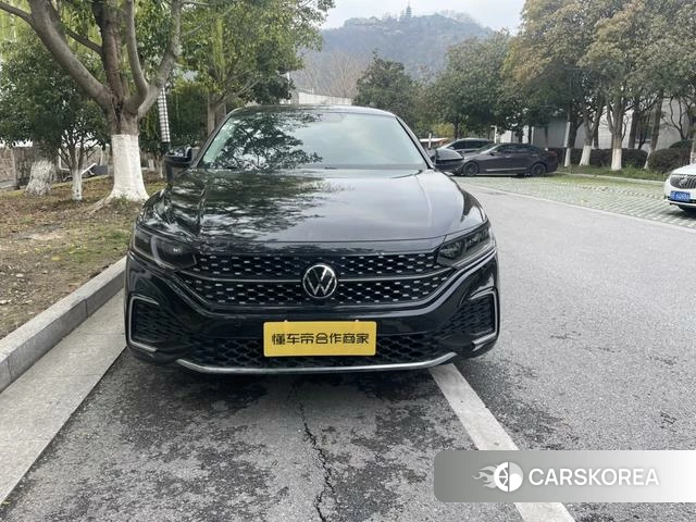 Volkswagen Passat 2022 Черный из Китая, фото 2