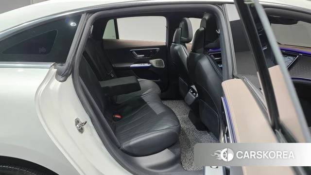 Mercedes-Benz EQE V295 2023 Белый из Кореи, фото 2