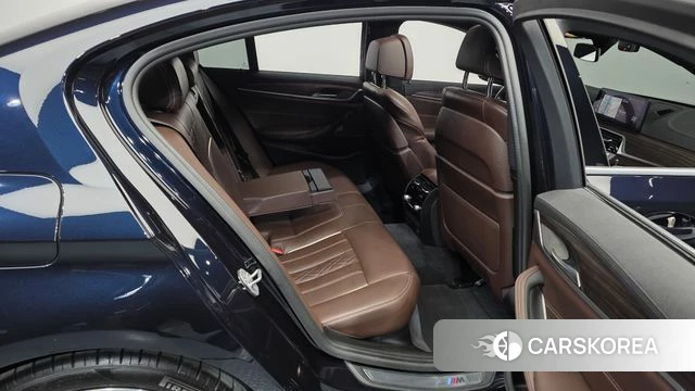 BMW 5 Series (G30) 2020 Черный из Кореи, фото 2