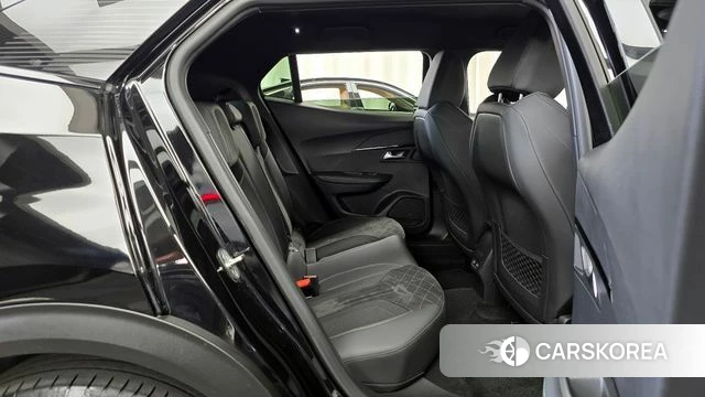 Peugeot e-2008 second generation 2023 Черный из Кореи, фото 2