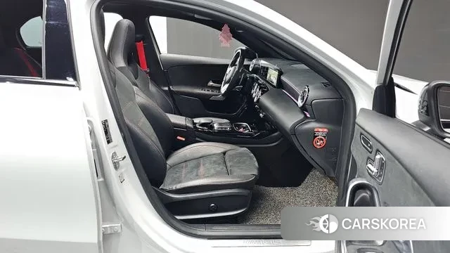 Mercedes-Benz A-Class W177 2023 Белый из Кореи, фото 2