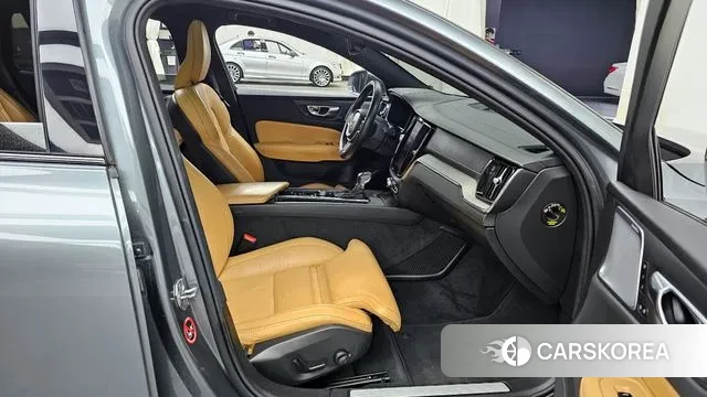 Volvo V60 Cross-Country 2nd Generation 2020 Серый из Кореи, фото 2