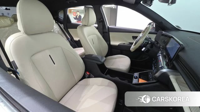 Hyundai Kona Hybrid (SX2) 2024 Белый из Кореи, фото 2