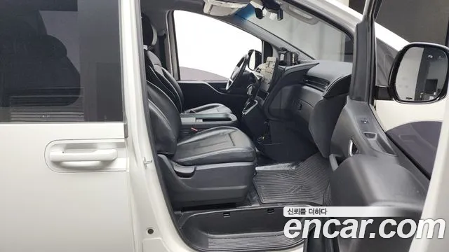 Hyundai Staria 2022 Белый из Кореи, фото 2