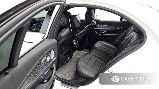 Mercedes-Benz E-Class W213 2021 Белый из Кореи, фото 2