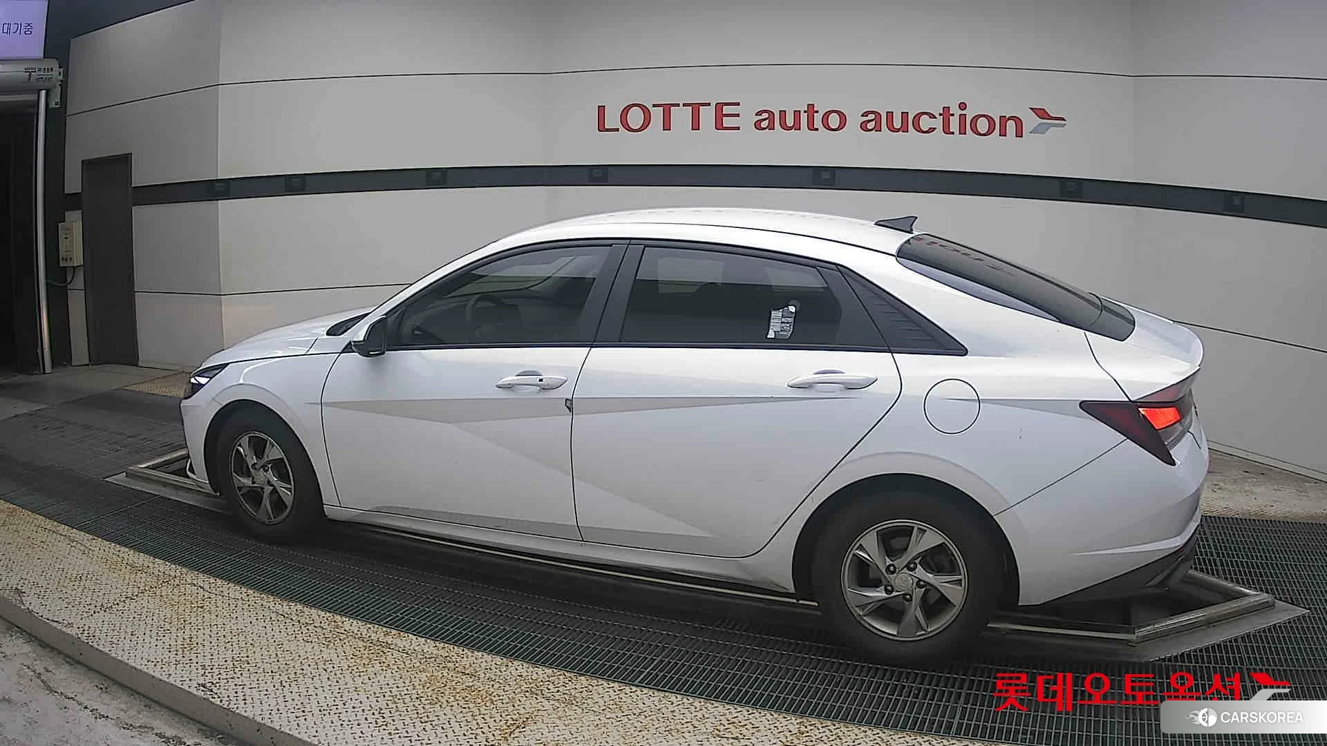 Hyundai Avante 2021 Polar White из Кореи, фото 2