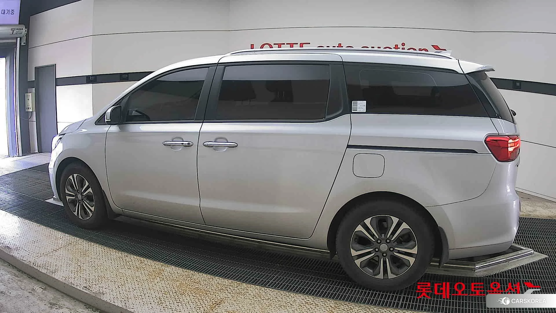 Kia Carnival 2020 Silky Silver из Кореи, фото 2