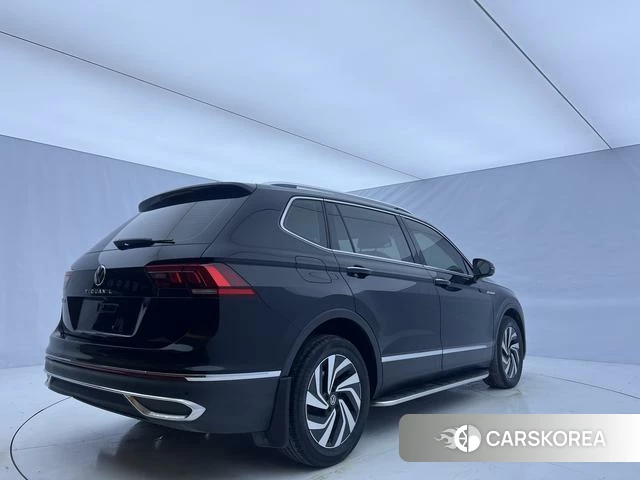 Volkswagen Tiguan L 2022 Черный из Китая, фото 2