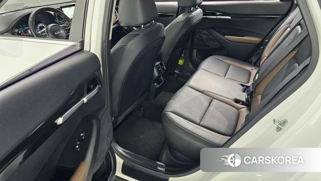 Kia Seltos 2022 Белый из Кореи, фото 2