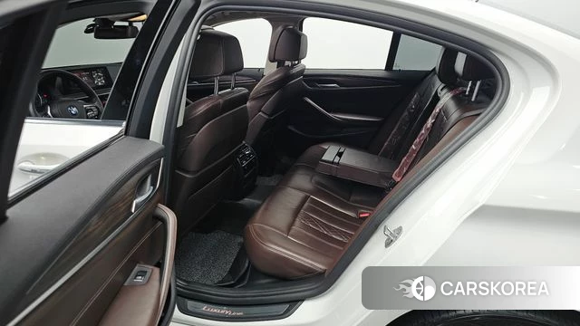 BMW 5 Series (G30) 2018 Белый из Кореи, фото 2