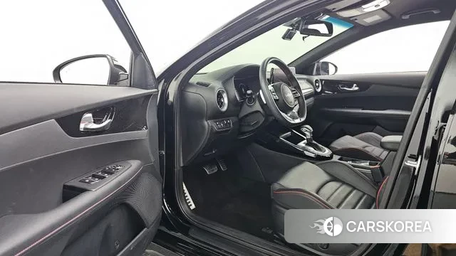 Kia The New K3 2nd generation 2023 Черный из Кореи, фото 2