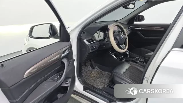 BMW X1 (F48) 2020 Белый из Кореи, фото 2