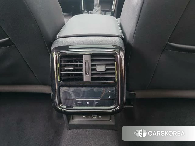 Volkswagen Passat 2023 Черный из Китая, фото 2
