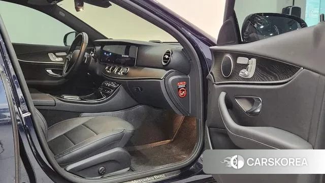 Mercedes-Benz E-Class W213 2022 Синий из Кореи, фото 2