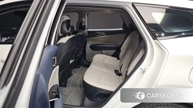 Kia Sportage 5th Generation 2023 Белый из Кореи, фото 2