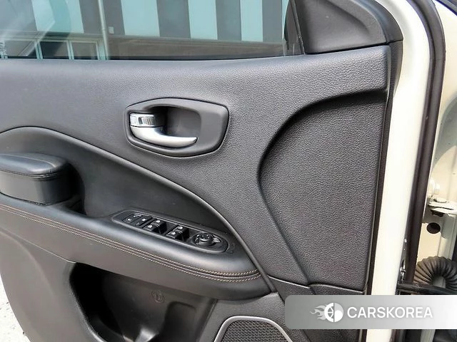 Jeep Compass 2nd Generation 2019 Белый из Кореи, фото 2