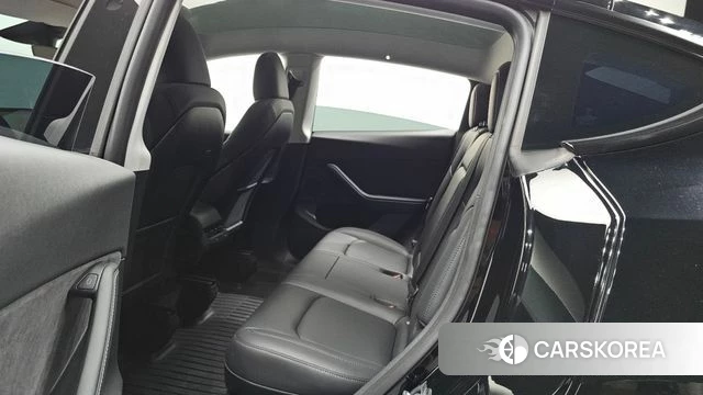 Tesla Model Y 2025 Черный из Кореи, фото 2