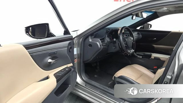 Lexus ES300h 7th generation 2018 Серый из Кореи, фото 2