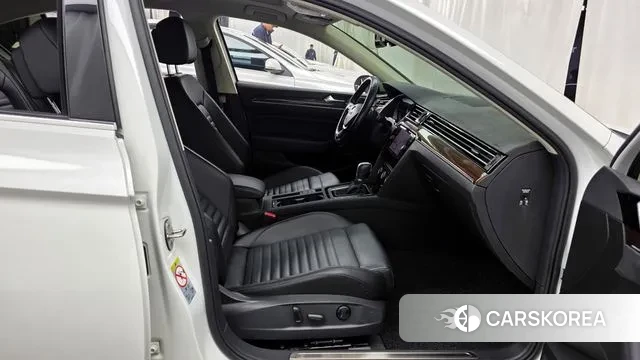 Volkswagen Passat GT (B8) 2018 Белый из Кореи, фото 2