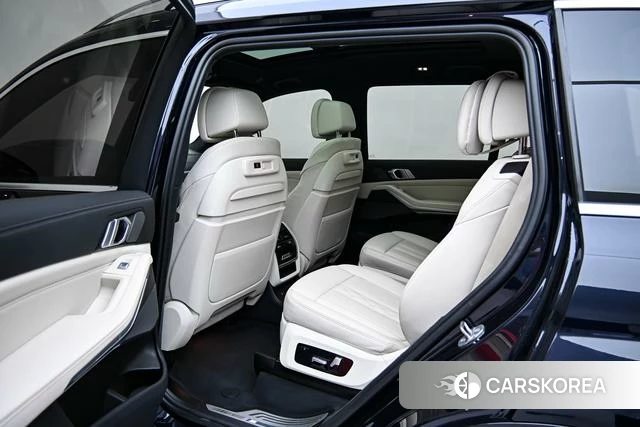 BMW X7 2022 Черный из Китая, фото 2