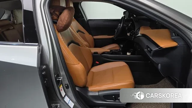 Lexus UX250h 2019 Серебристо-серый из Кореи, фото 2