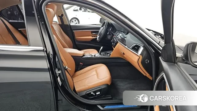 BMW 3 Series (F30) 2018 Черный из Кореи, фото 2