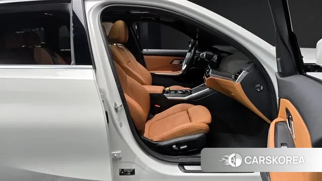 BMW 3 Series (G20) 2023 Белый из Кореи, фото 2