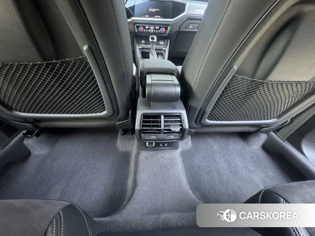 Audi Q3 2023 Темно-серый из Китая, фото 2