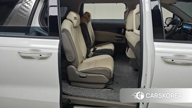 Kia Carnival 4th generation 2023 Белый из Кореи, фото 2