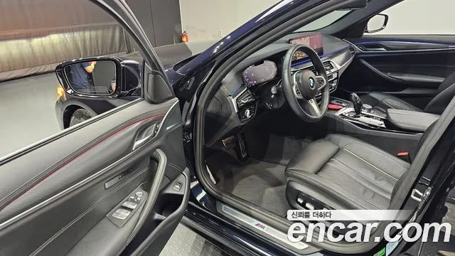 BMW 5 Series (G30) 2022 Черный из Кореи, фото 2