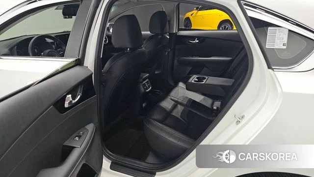 Kia The New K3 2nd generation 2021 Белый из Кореи, фото 2
