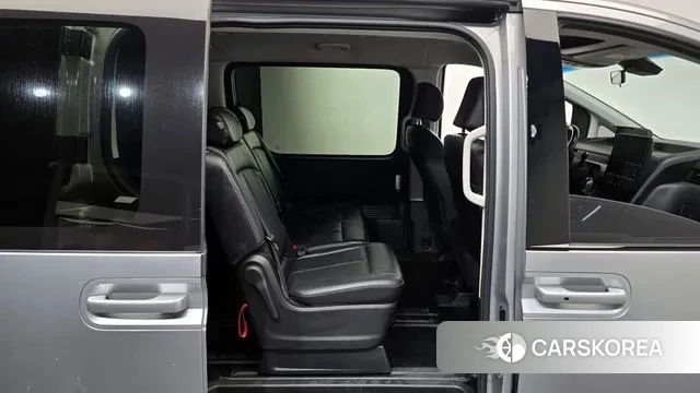 Hyundai Staria 2021 Серебристо-серый из Кореи, фото 2