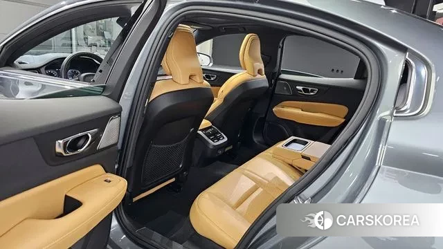 Volvo S60 3rd generation 2021 Серый из Кореи, фото 2