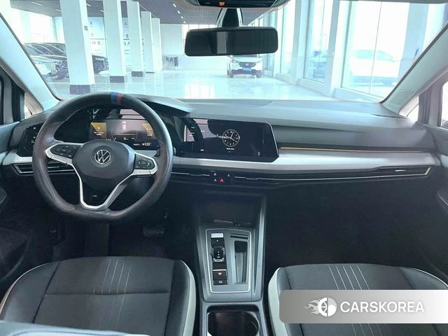 Volkswagen Golf 2023 Белый из Китая, фото 2