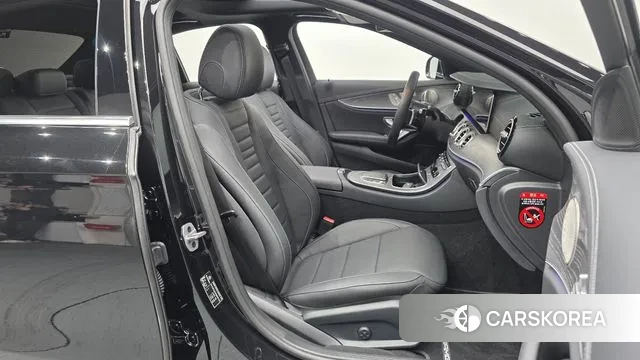 Mercedes-Benz E-Class W213 2022 Черный из Кореи, фото 2