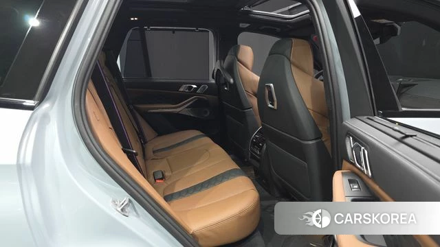 BMW X5M (G05) 2026 Серебристо-серый из Кореи, фото 2